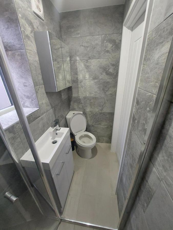 New, Stylish Studio Flat With Private Patio And Free On-Street Parking Check Out At 11Am Bournemouth Zewnętrze zdjęcie