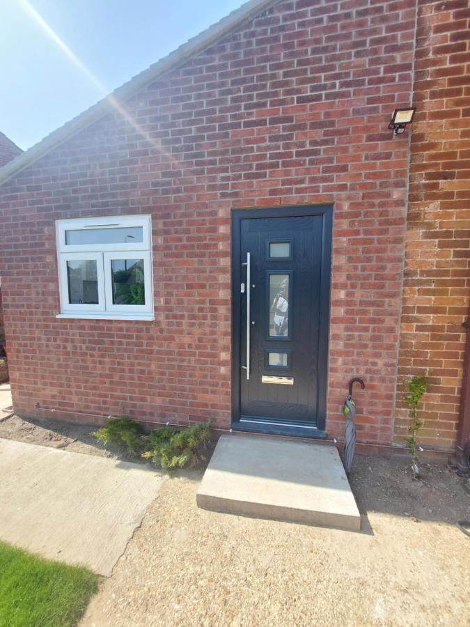 New, Stylish Studio Flat With Private Patio And Free On-Street Parking Check Out At 11Am Bournemouth Zewnętrze zdjęcie