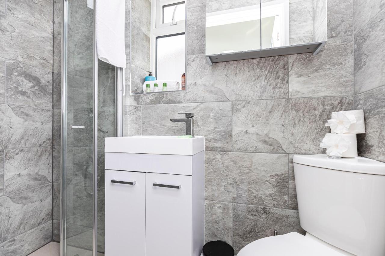 New, Stylish Studio Flat With Private Patio And Free On-Street Parking Check Out At 11Am Bournemouth Zewnętrze zdjęcie