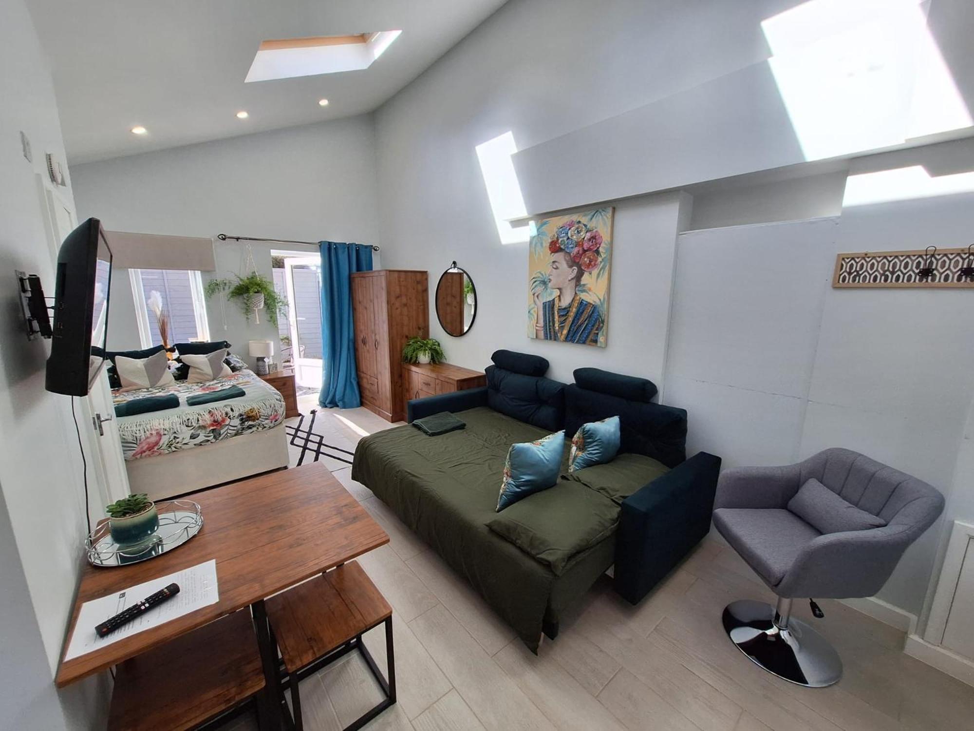 New, Stylish Studio Flat With Private Patio And Free On-Street Parking Check Out At 11Am Bournemouth Zewnętrze zdjęcie