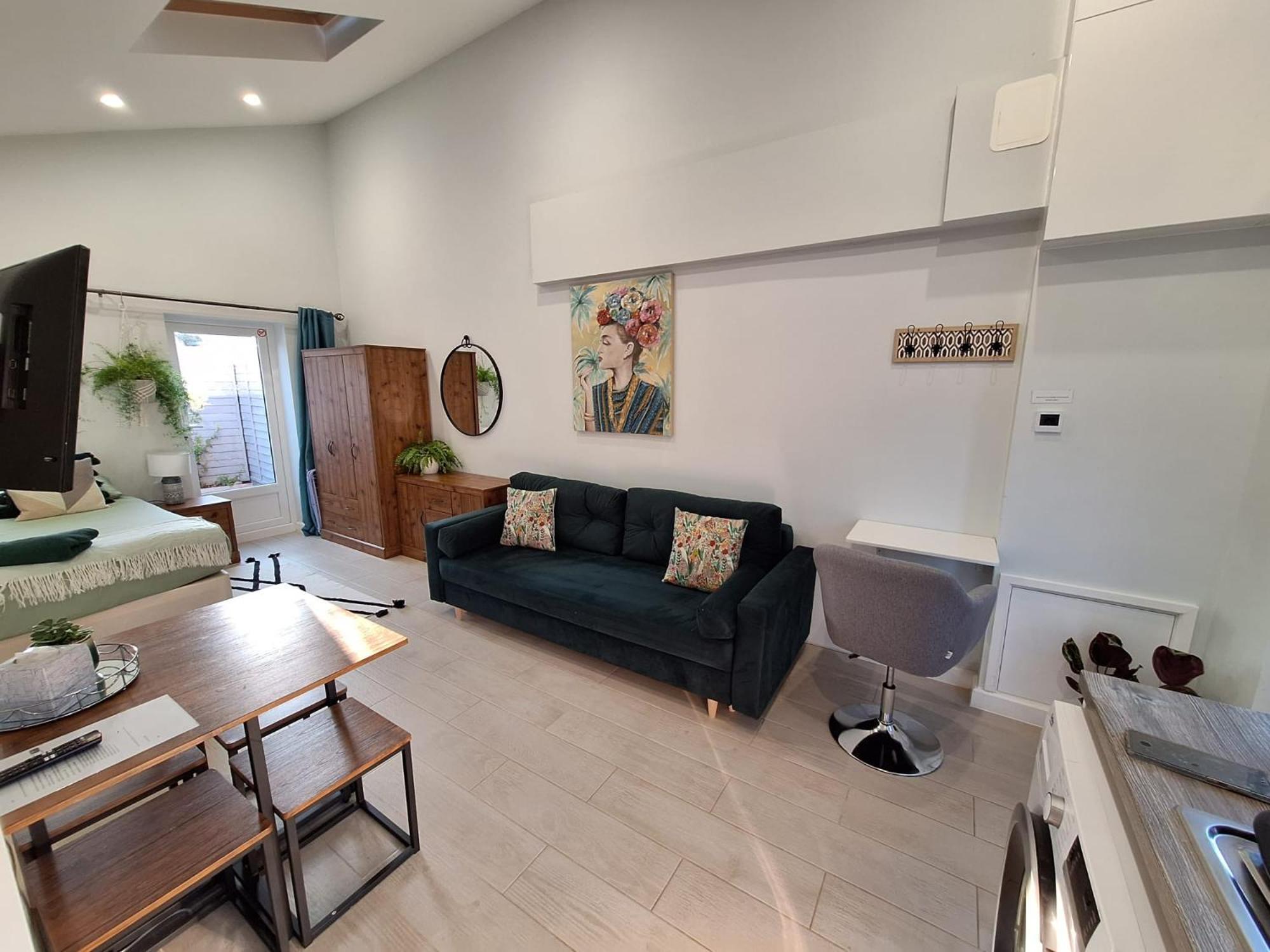 New, Stylish Studio Flat With Private Patio And Free On-Street Parking Check Out At 11Am Bournemouth Zewnętrze zdjęcie